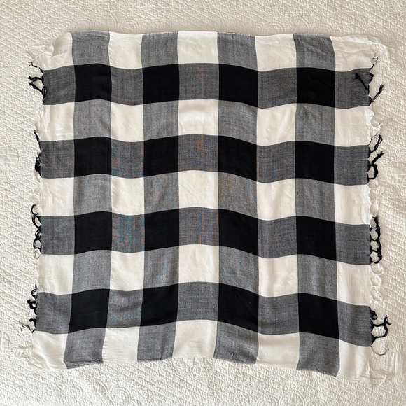 Urban Outfitters Gingham Utah Plaid Checkered Scarf Black White Fringe - Picture 4 of 7
